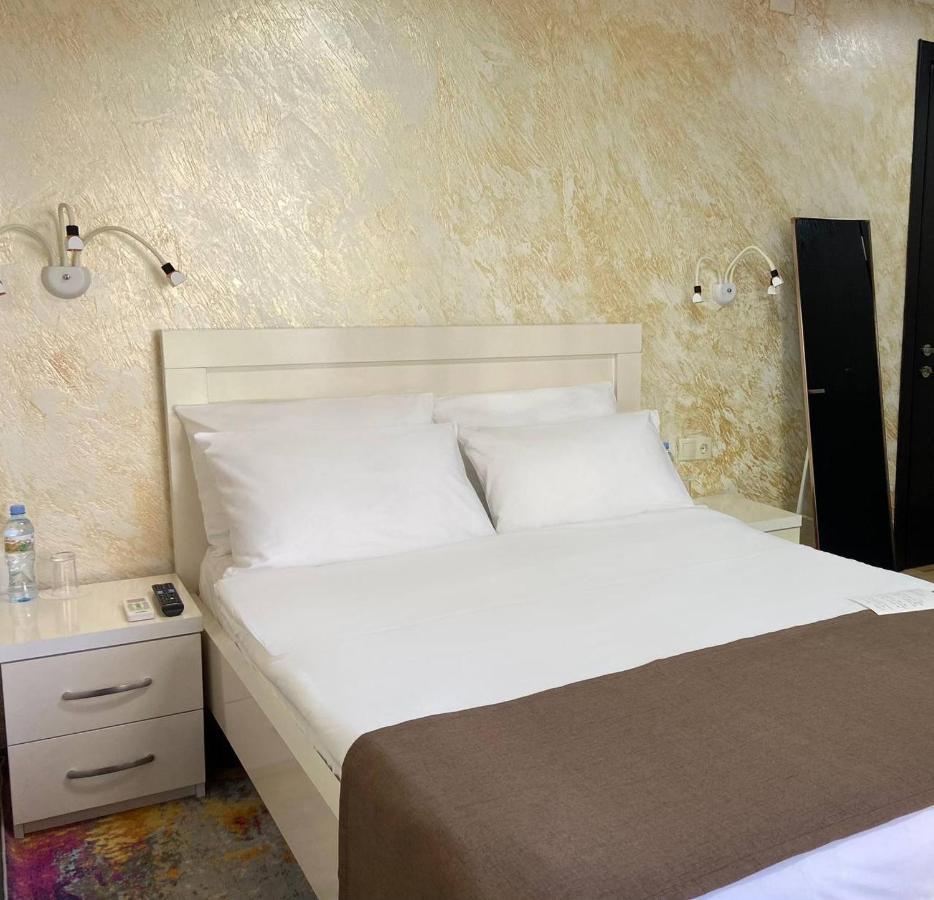 Hotel Sonata Batumi Exteriör bild
