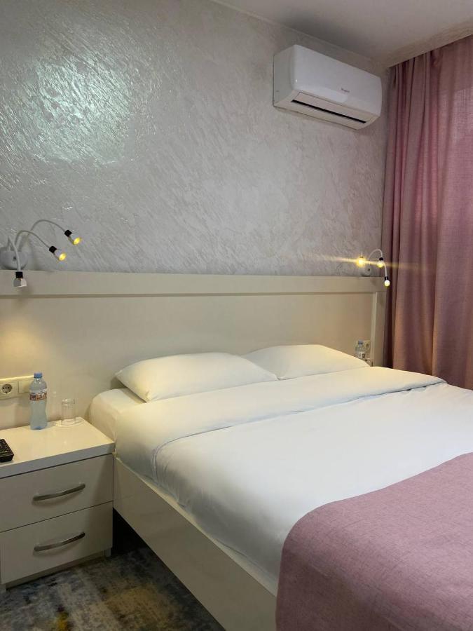 Hotel Sonata Batumi Exteriör bild