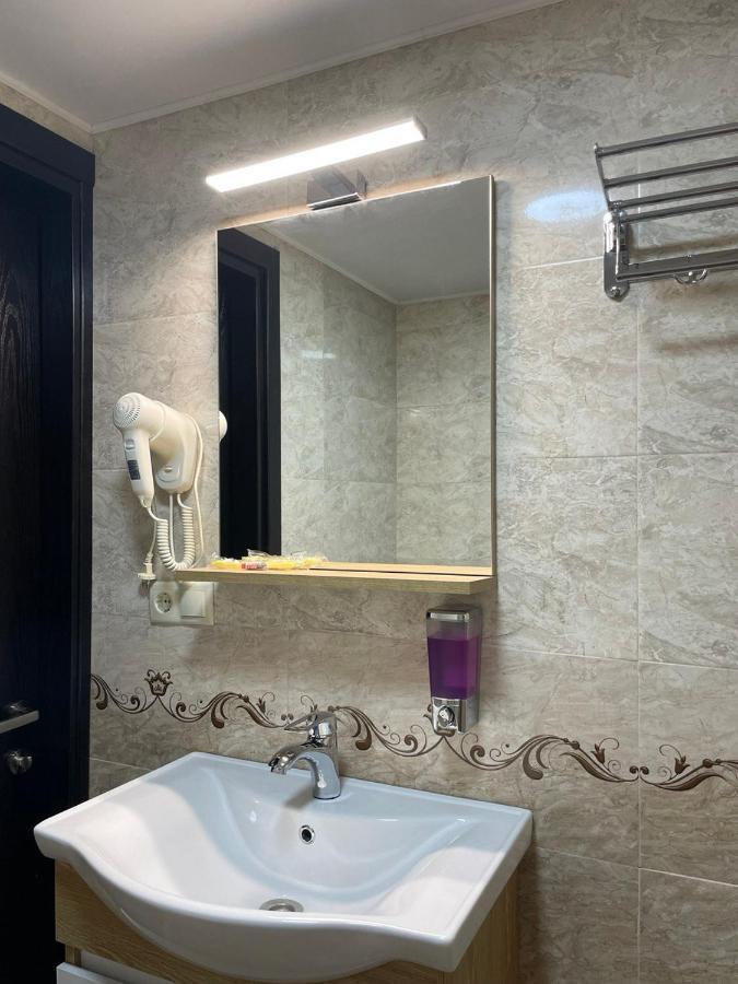 Hotel Sonata Batumi Exteriör bild