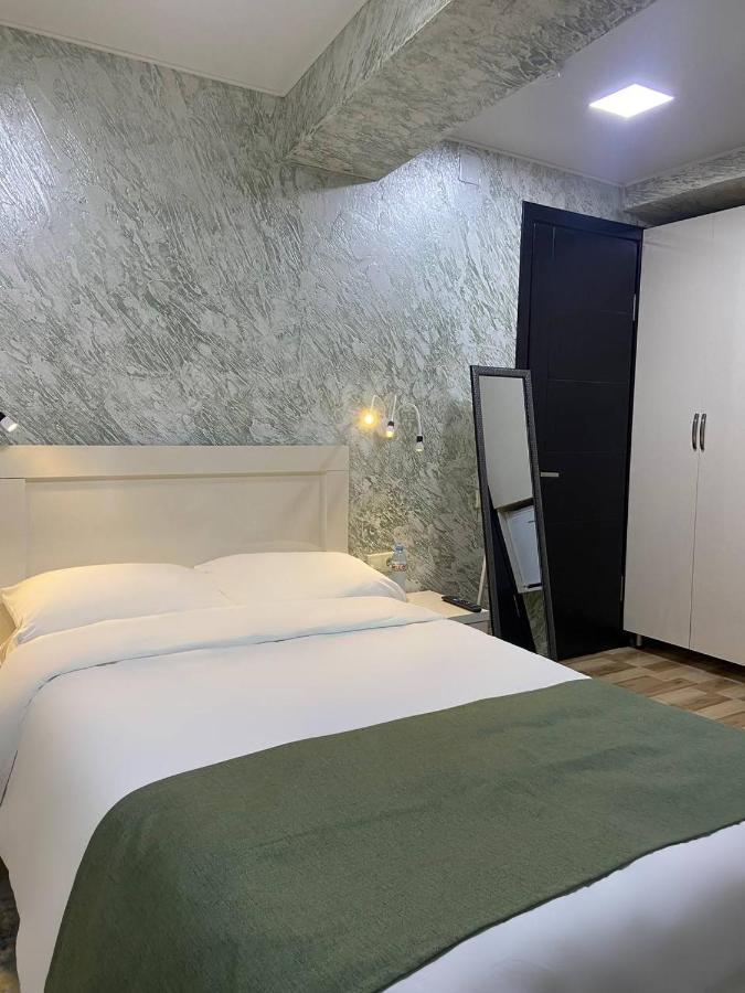 Hotel Sonata Batumi Exteriör bild