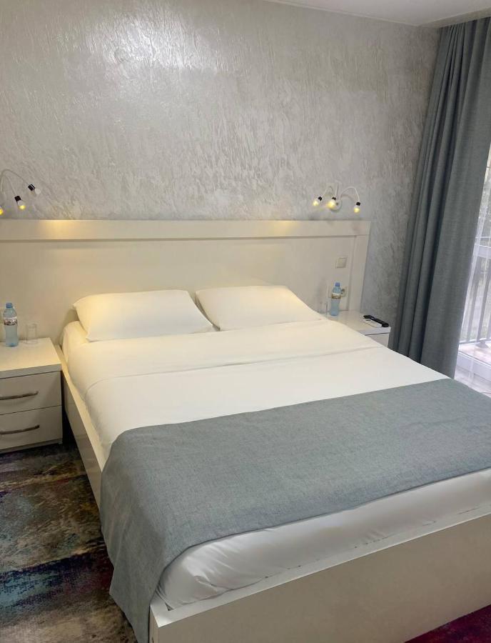 Hotel Sonata Batumi Exteriör bild