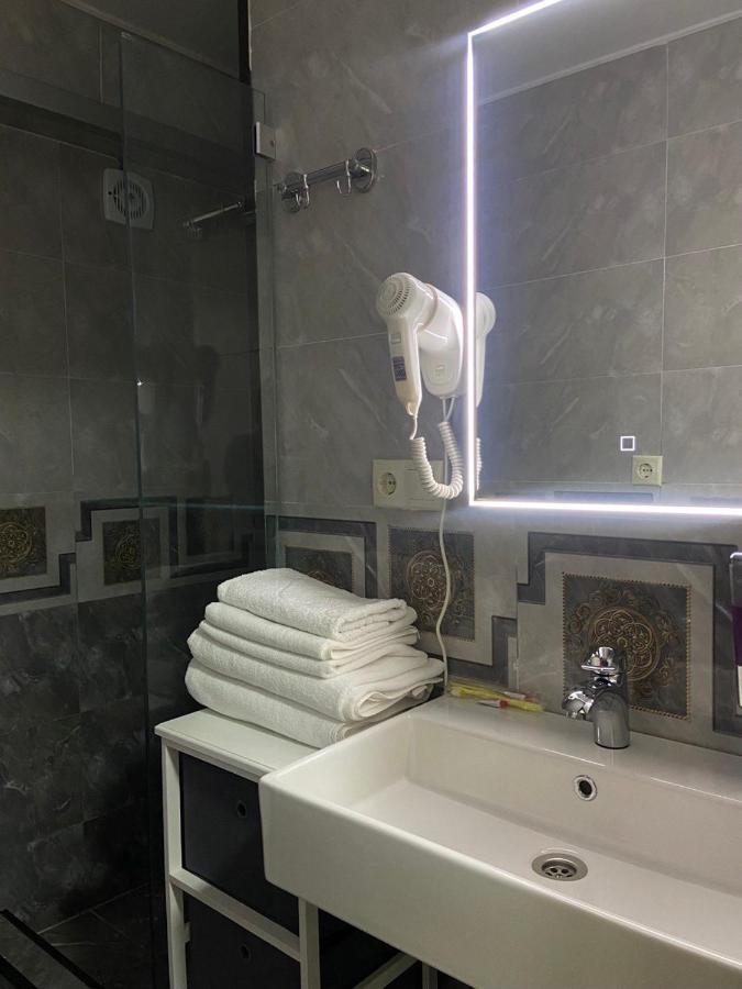 Hotel Sonata Batumi Exteriör bild