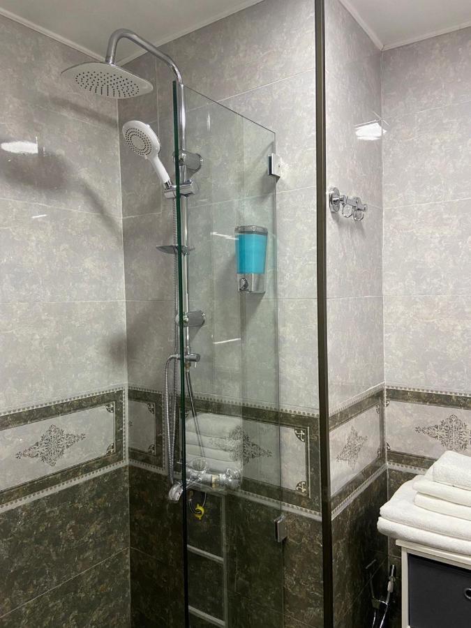 Hotel Sonata Batumi Exteriör bild
