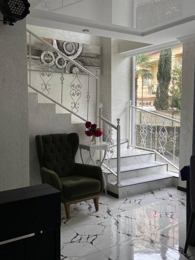 Hotel Sonata Batumi Exteriör bild