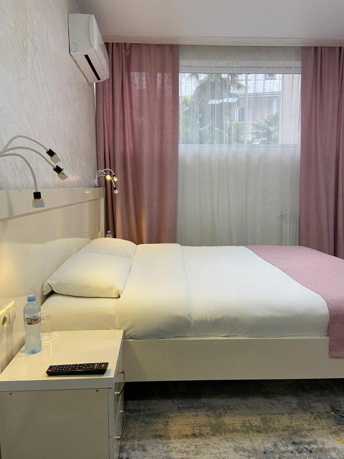 Hotel Sonata Batumi Exteriör bild