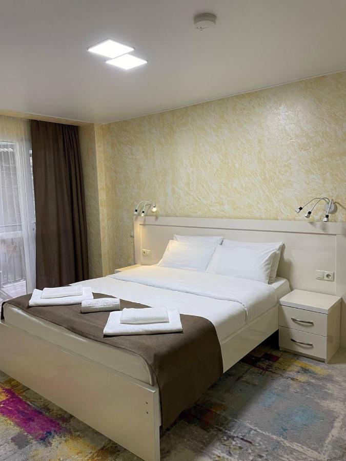 Hotel Sonata Batumi Exteriör bild